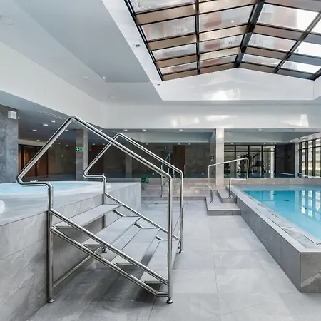 Port With Swimming Pool, & Gym By Renters 公寓 *