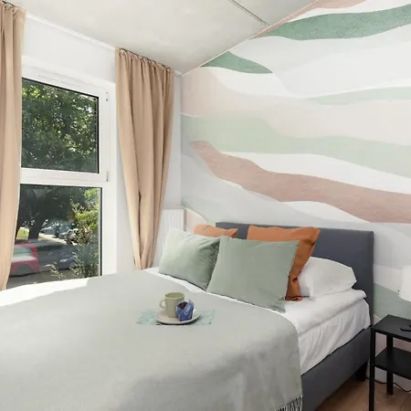 Port With Swimming Pool, Spa&gym By Renters